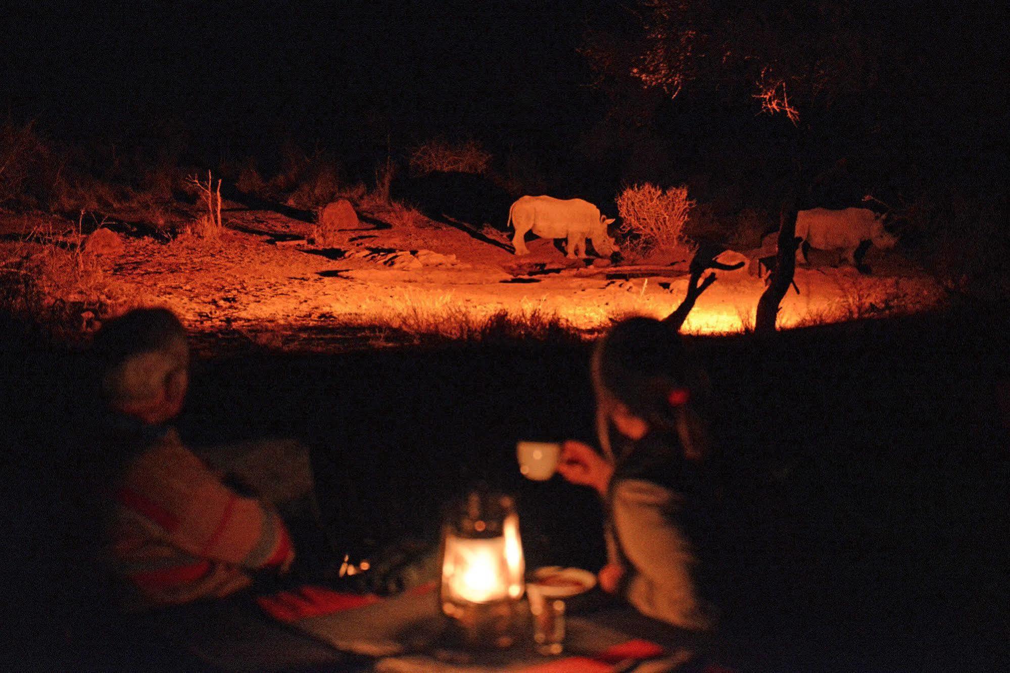 Etali Safari Lodge Madikwe Wildreservaat Buitenkant foto